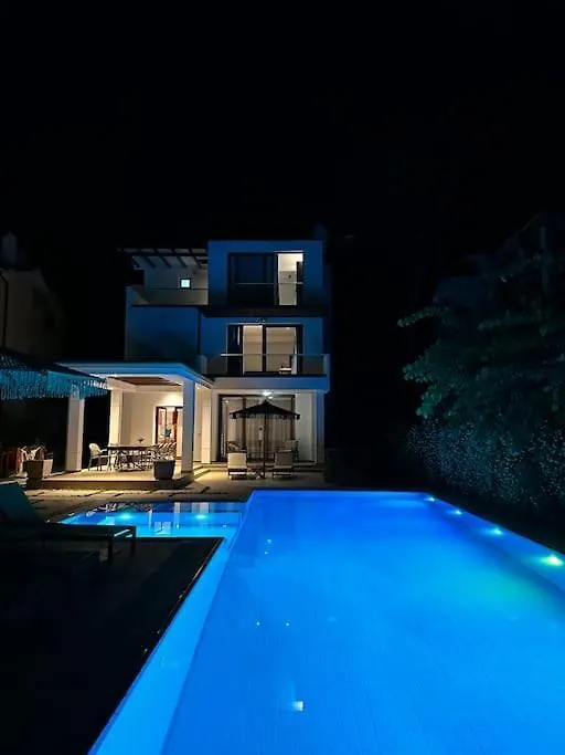 Beachfront Villa With Private Pool By Monika Experiences Golem