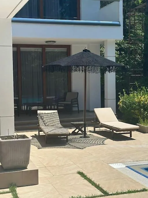 Beachfront Villa With Private Pool By Monika Experiences Golem  Αλβανία